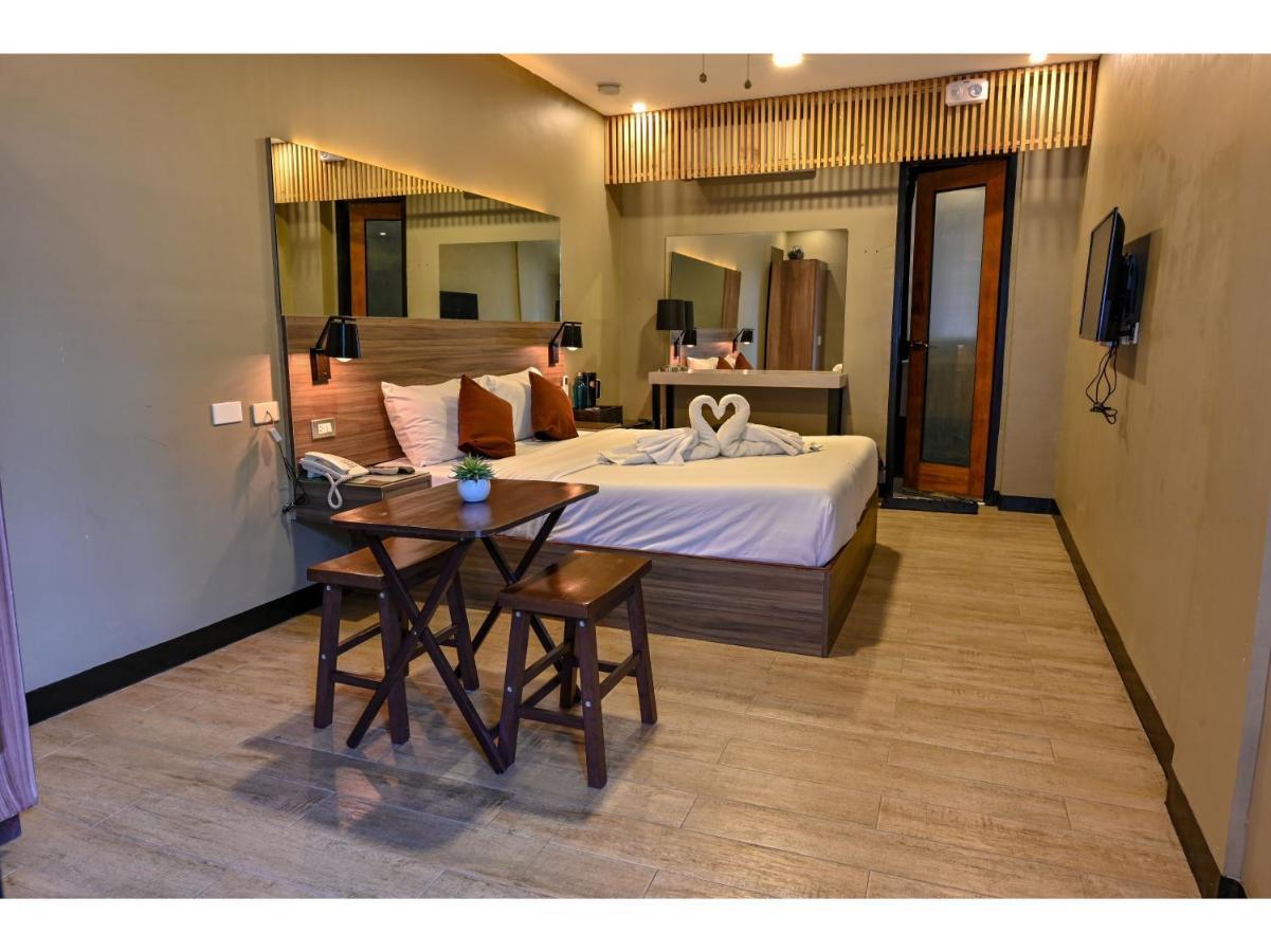 Capital O 890 Nami Hotel Tagaytay Tagaytay City Eksteriør billede